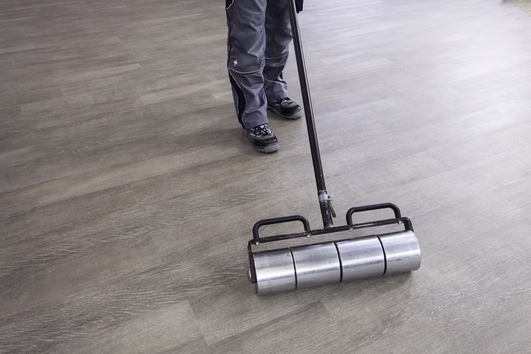 After the installation roll over the whole area using the WOLFF pressure roller. The floor covering can be walked on and used immediately after installing.